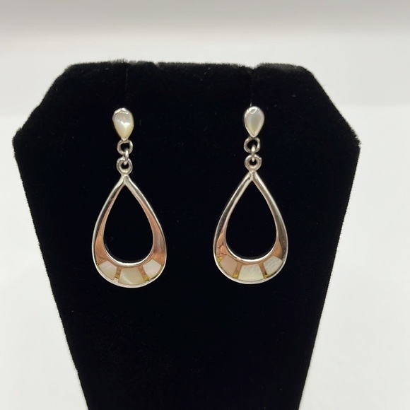 Teardrop Earrings with Pearl Inlay stone. 925 Pierced - Picture 2 of 9